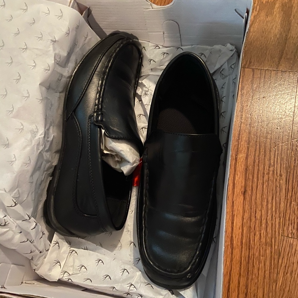 Men’s black dress shoes